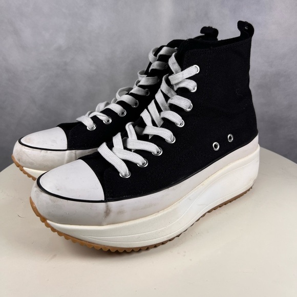 Madden Girl Shoes - Madden Girl Winnona Platform Black and White Sneakers Size 7.5